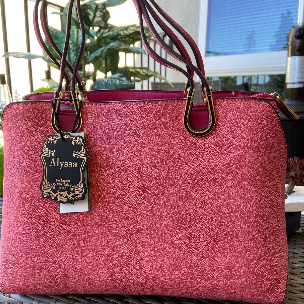 ❗️NWT. Alyssa Vegan Leather Satchel Handbag